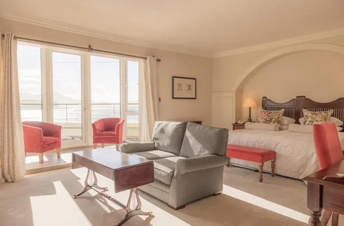 Butler Arms Hotel Уотървил Екстериор снимка