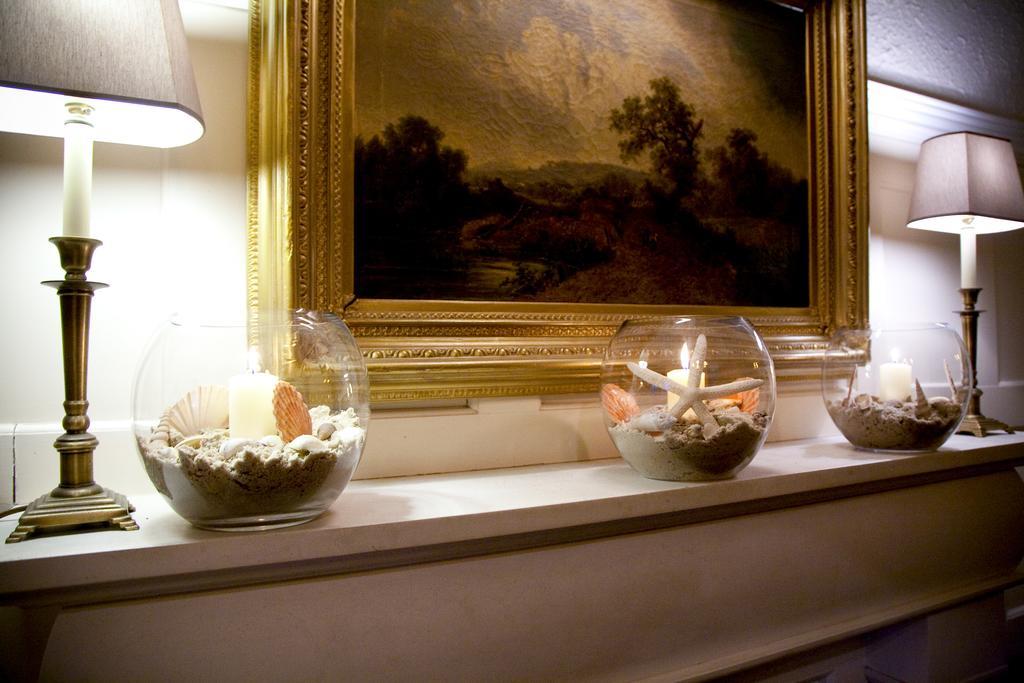 Butler Arms Hotel Уотървил Екстериор снимка