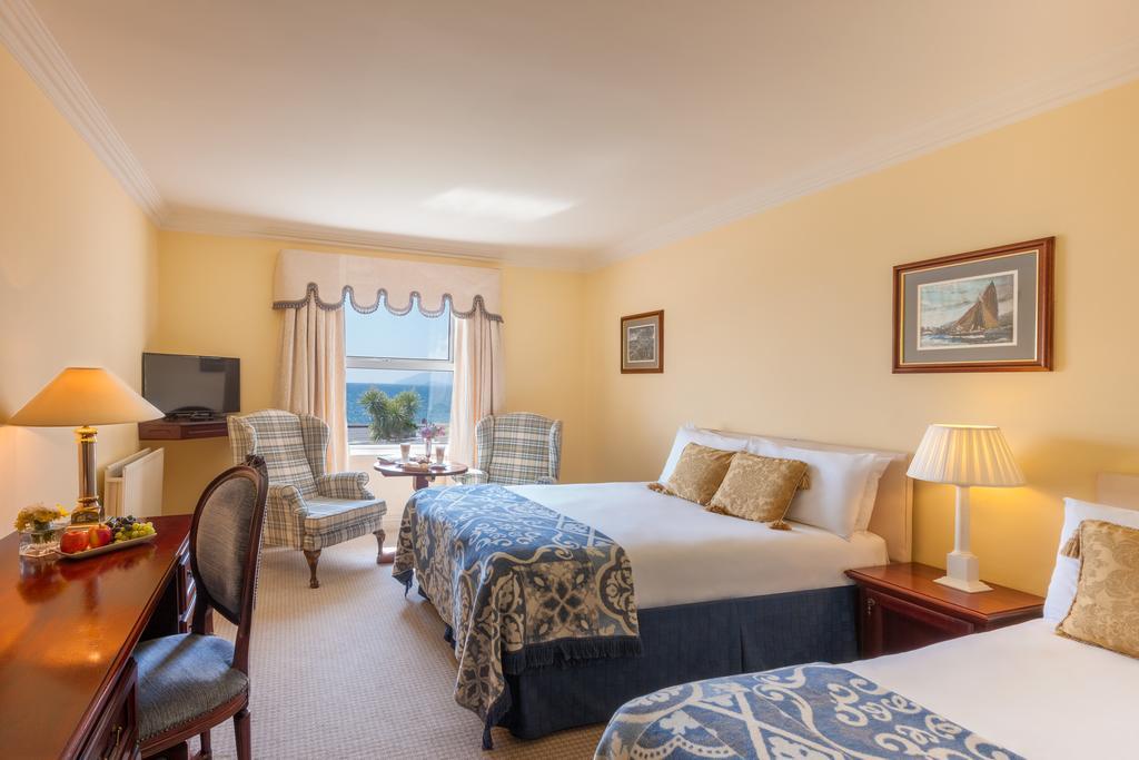 Butler Arms Hotel Уотървил Екстериор снимка
