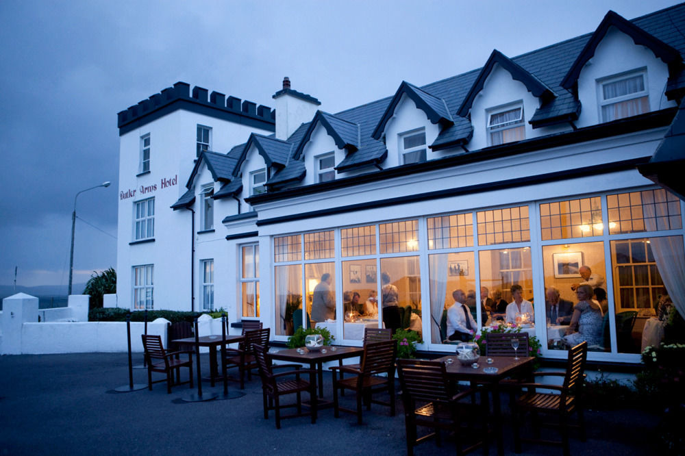 Butler Arms Hotel Уотървил Екстериор снимка